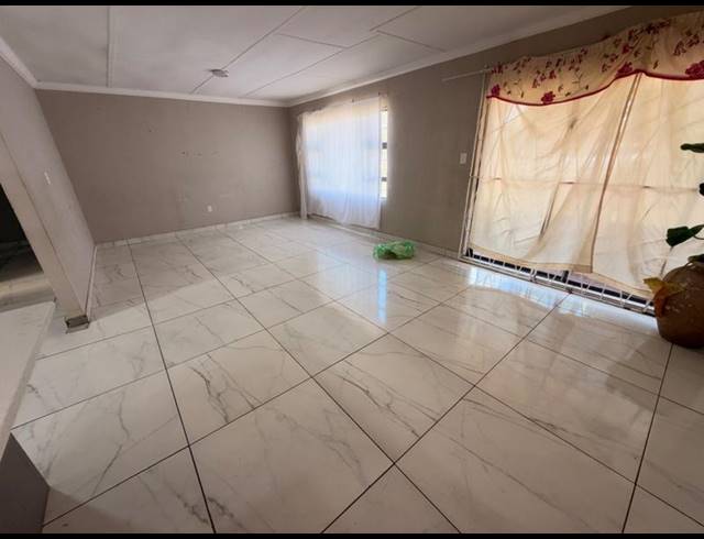 3 BEDROOM HOUSE FOR SALE IN VANDERBIJLPARK CW 1
